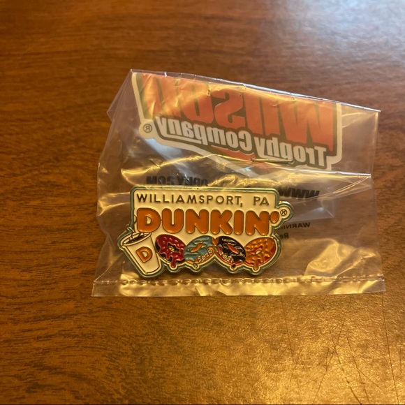 2021 & 2020 little league World Series pins(4pins) - Picture 2 of 5